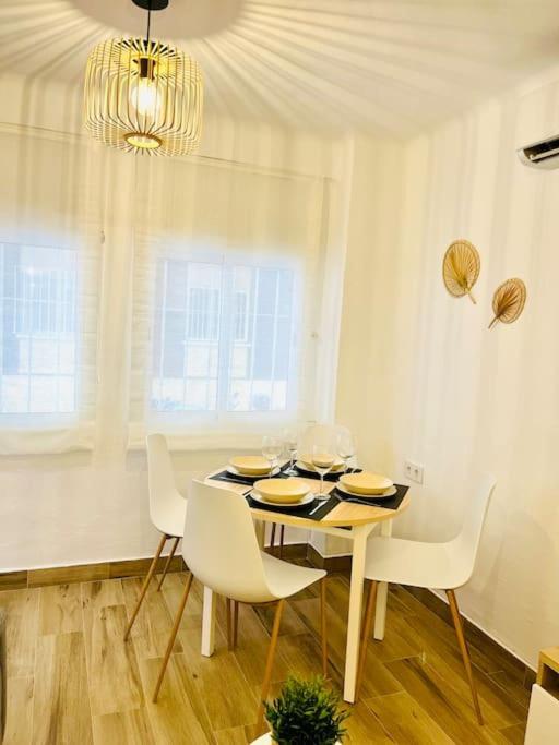 New Spacious And Cozy Apartment - Málaga Buitenkant foto
