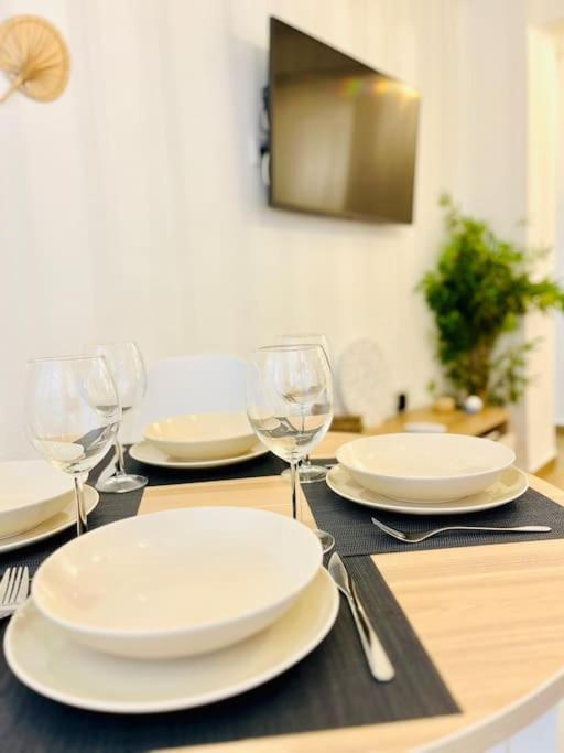 New Spacious And Cozy Apartment - Málaga Buitenkant foto